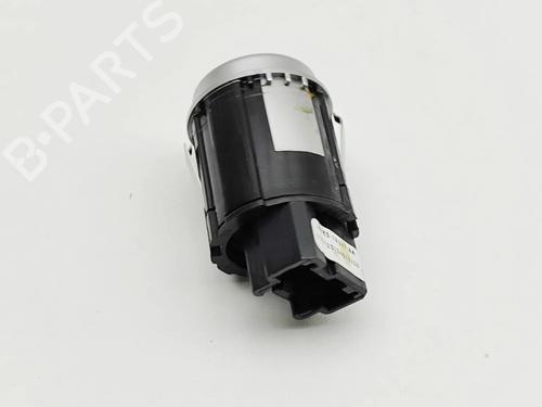 Switch ASTON MARTIN DBX 4.0 All-wheel Drive | BP36809602I30 - Image 3