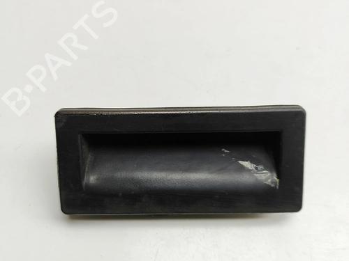 switch-audi-a4-b9-8w2-8wc-2015-32974079 main image