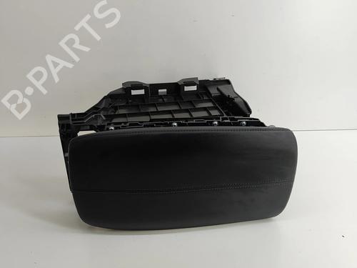 Used Armrest / Center console Armrest / Center console MAZDA CX-30 (DM) e-SKYACTIV-X M Hybrid (186 hp) 33370443 33370443