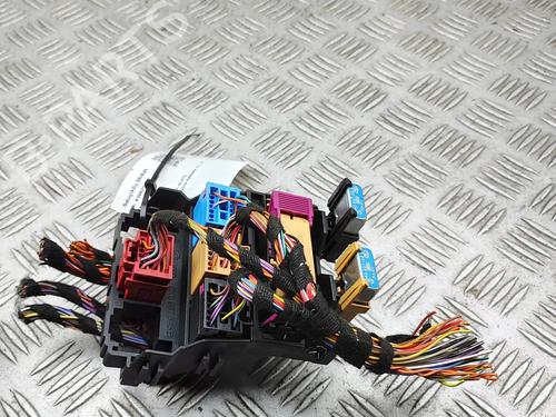Used Fuse box Fuse box 37402489 37402489