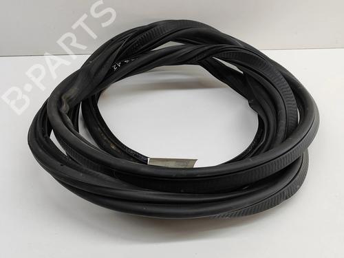 Used Rubber door seal Rubber door seal BMW 4 Gran Coupe (G26) 420 d Mild-Hybrid (190 hp) 27766882 27766882