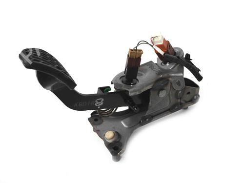 koblingspedal NISSAN JUKE (F15) 1.5 dCi (110 hp) 30826237