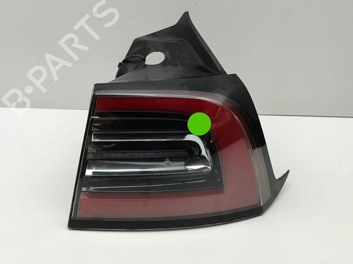 Used Right taillight Right taillight TESLA MODEL 3 (5YJ3) EV AWD (351 hp) 27792046 27792046