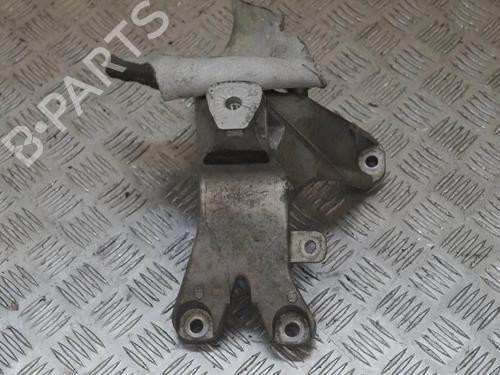Used Engine mount Engine mount AUDI A4 B8 (8K2) 2.0 TDI (136 hp) 14657756 14657756