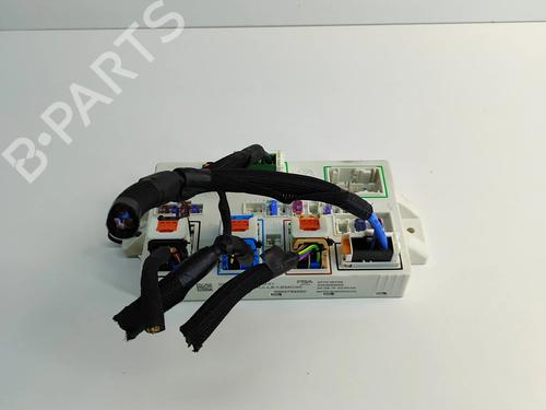 Used Electronic module Electronic module PEUGEOT 3008 III (KA_, KB_, KC_) e-210 (KCZKZX) (213 hp) 28555072 28555072