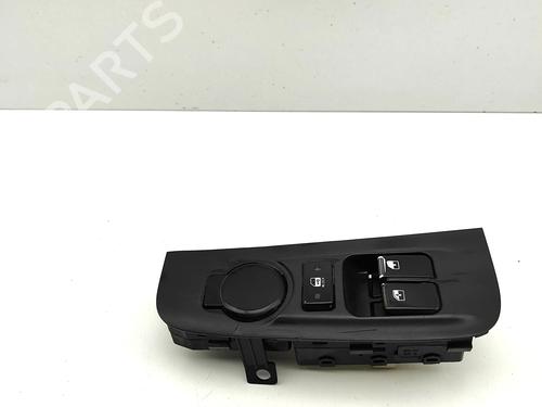 Used Right front window switch HYUNDAI H-1 Cargo (TQ) 2.5 CRDi (116 hp) 32061487