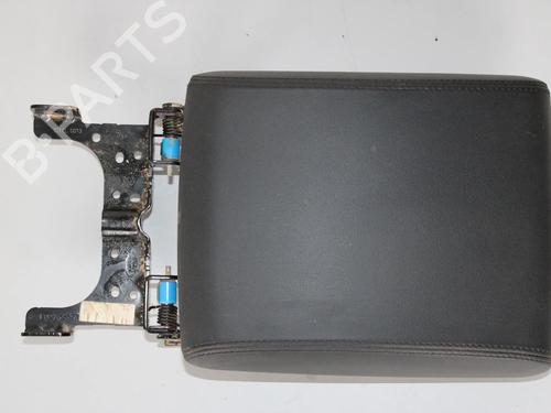 Used Armrest / Center console Armrest / Center console JAGUAR E-PACE (X540) 2.0 D150 AWD (150 hp) 33379743 33379743