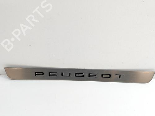 Used Step PEUGEOT 5008 III (KA_, KB_, KC_) e-210 (213 hp) 28446613