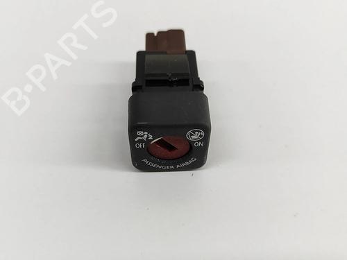 Used Switch PEUGEOT 3008 II SUV (MC_, MR_, MJ_, M4_) Hybrid (224 hp) 28554696