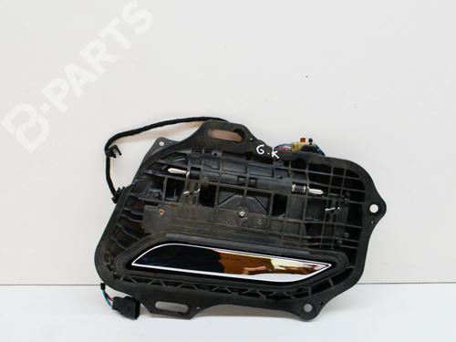 Used Rear left exterior door handle Rear left exterior door handle TESLA MODEL S (5YJS) 90D AWD (422 hp) 10073131 10073131