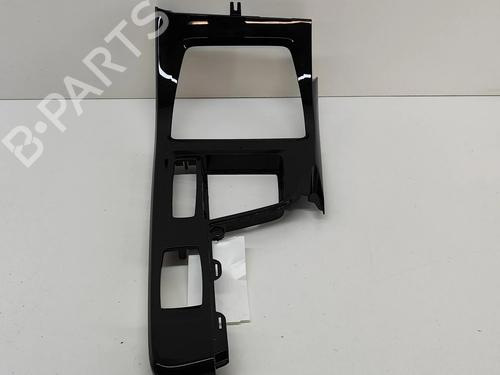 middle-console-bmw-x1-f48-2014-2015-2016-2017-2018-2019-2020-2021-2022-27770393 main image