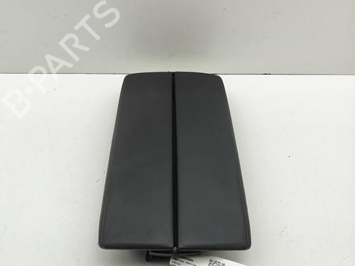 Armlæn Armlæn PEUGEOT 3008 II SUV (MC_, MR_, MJ_, M4_) 1.2 THP/ PureTech 130 (MRHNSM, MRHNSU, MRHNSJ, MRHNYW,... (131 hp) 34217893 34217893