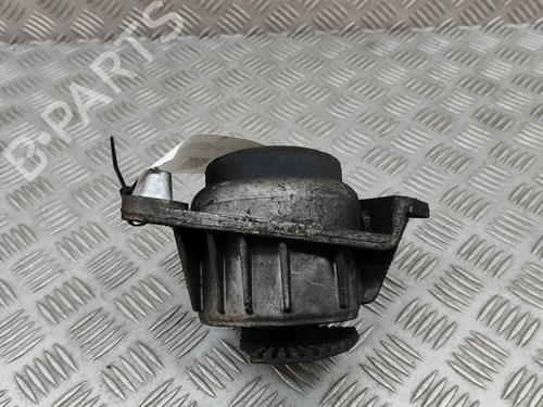 Used Engine mount Engine mount MERCEDES-BENZ VITO Tourer (W447) 114 CDI / 114 BlueTEC (447.701, 447.703, 447.705) (136 hp) 22352005 22352005