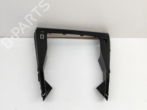 Used Middle console Middle console PEUGEOT 2008 II (UD_, US_, UY_, UJ_, UR_, UC_) e-2008 (UKZKXZ) (136 hp) 27778332 27778332