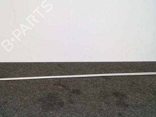 Used Door moulding trim Door moulding trim VW PASSAT B6 Variant (3C5) 2.0 FSI (150 hp) 33364581 33364581