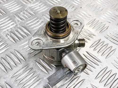 Used Fuel pump BMW 5 (F10) 550 i xDrive (408 hp) 6765339