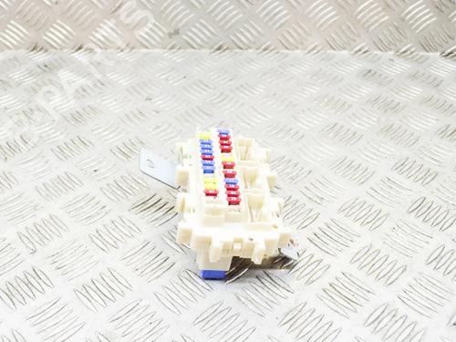 Used Fuse box RENAULT KOLEOS I (HY_) 2.0 dCi 4x4 (HY0K) (150 hp) 9165773