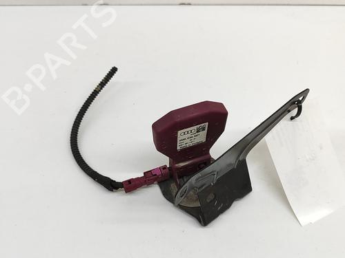 Antenne/Base AUDI A3 Sportback (8VA, 8VF) S3 quattro (300 hp) 24583339