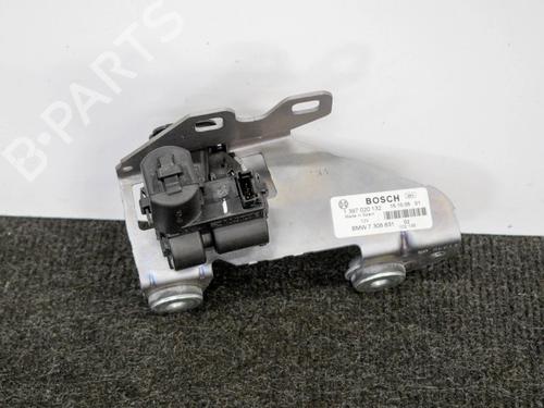 Used Tailgate lock BMW 5 Touring (F11) 520 d (190 hp) 6757091