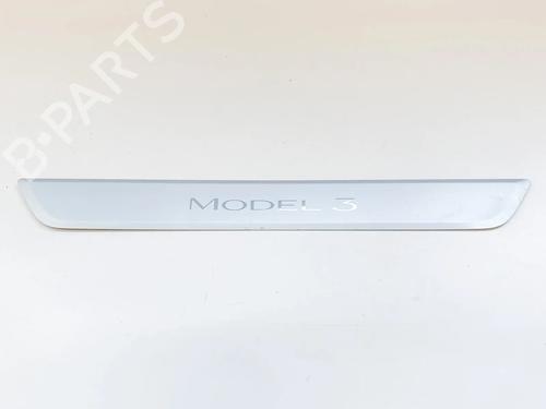 Trinnbrett TESLA MODEL 3 (5YJ3) EV (283 hp) 27748042