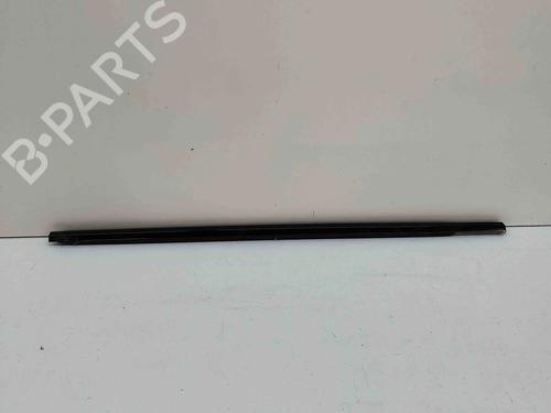 door-moulding-trim-land-rover-range-rover-velar-l560-2017-29337189 main image