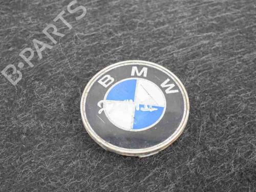 Used Hub cap BMW 3 (F30, F80) 320 d xDrive (184 hp) 6744652