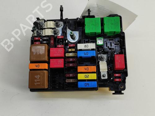 Used Fuse box OPEL MOKKA 1.2 (76) (136 hp) 28558177