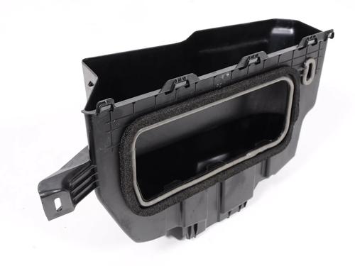 Używane Obudowa filtra powietrza VOLVO XC90 II (256) T8 Hybrid AWD (407 hp) 30256929