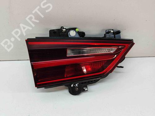 Używane Lampa tylna klapy bagażnika lewa BMW X2 (F39) sDrive 18 d (136 hp) 28566064