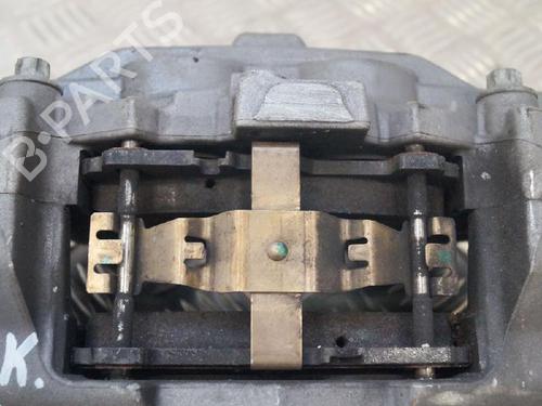 Venstre bremsekaliber foran MERCEDES-BENZ E-CLASS (W213) E 350 d (213.033) | BP14656826M105