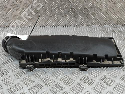 Used Air filter box PEUGEOT 2008 II (UD_, US_, UY_, UJ_, UR_, UC_) 1.2 PureTech 130 (USHNS, URHNS) (130 hp) 28553232