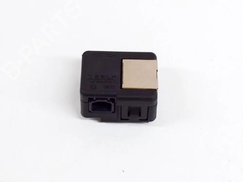electronic-module-tesla-model-3-5yj3-2017-27762015 main image