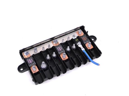 Used Fuse box LAND ROVER RANGE ROVER SPORT II (L494) 3.0 SDV6 4x4 (306 hp) 30228382