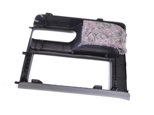 Middle console SUZUKI GRAND VITARA II (JT, TE, TD) 1.9 DDiS All-wheel Drive (JT419, TD44, JB419WD, JB419XD,... | BP30267083I22