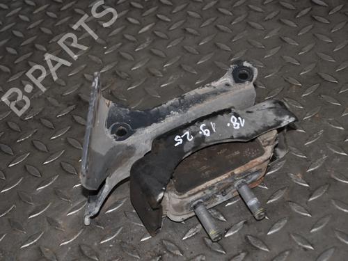 Used Engine mount Engine mount IVECO DAILY VI Platform/Chassis 33S13, 35S13, 35C13 (126 hp) 33344973 33344973