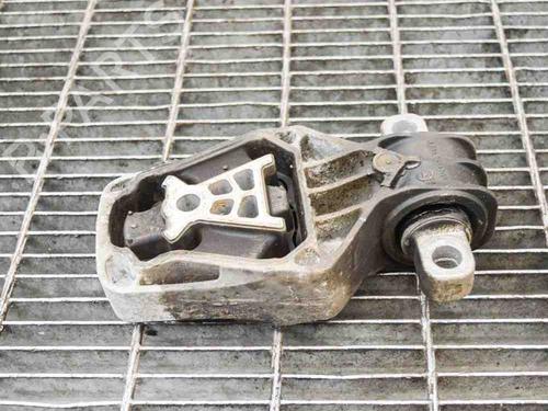 Gearbox mount MERCEDES-BENZ GLA-CLASS (X156) GLA 200 (156.943) | BP6748264M88