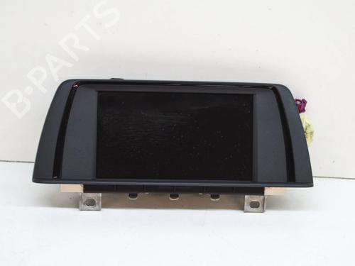 Used Display monitor Display monitor BMW 3 (F30, F80) 320 i (184 hp) 10915437 10915437
