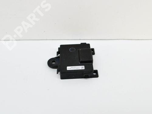 Used Control unit Control unit TESLA MODEL S (5YJS) 90D AWD (422 hp) 10072673 10072673