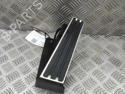 pedal-porsche-911-997-2004-2005-2006-2007-2008-2009-2010-2011-2012-2013-33661943 main image