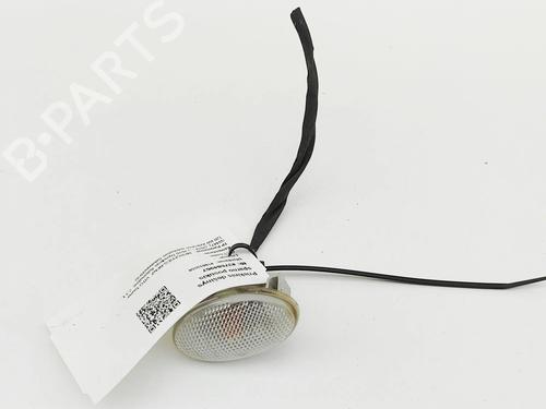 Used Right side indicator Right side indicator 38329177 38329177