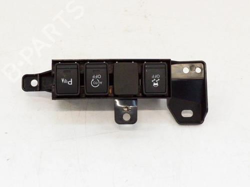 Used Switch NISSAN QASHQAI II (J11, J11_) 1.2 DIG-T (115 hp) 6750206