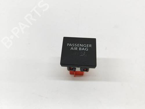 Used Electronic module Electronic module VW CADDY IV Box Body/MPV (SAA, SAH) 2.0 TDI 4motion (150 hp) 27350699 27350699