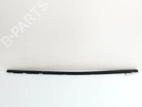 Dørliste PEUGEOT 2008 II (UD_, US_, UY_, UJ_, UR_, UC_) e-2008 (UKZKXZ) (136 hp) 27786043