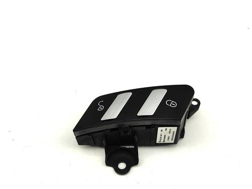 switch-mercedes-benz-s-class-coupe-c216-2006-2007-2008-2009-2010-2011-2012-2013-32142964 main image