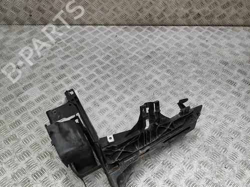 Used Left headlight support Left headlight support BMW 5 Touring (F11) 530 d xDrive (258 hp) 36301643 36301643