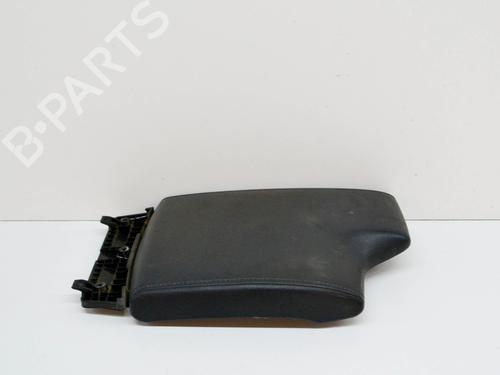 Armrest / Center console TOYOTA HILUX VIII Pickup (_N1_) 2.4 D 4WD (GUN125_, GUN125R) | BP10073422I20 