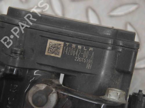 Zacisk hamulca tylnego prawego TESLA MODEL 3 (5YJ3) EV AWD | BP30245249M106