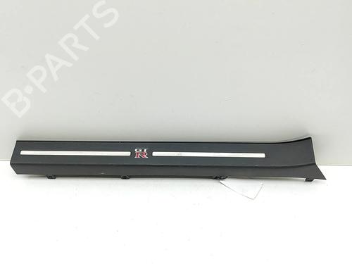 Trinnbrett Trinnbrett NISSAN GT-R (R35) V6 (530 hp) 33962651 33962651