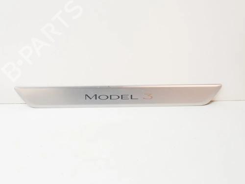 Trinnbrett TESLA MODEL 3 (5YJ3) EV AWD (351 hp) 27751522