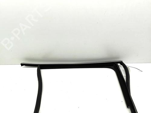 Used Door moulding trim Door moulding trim VW TIGUAN (CT1) 1.5 eTSI (131 hp) 35811458 35811458